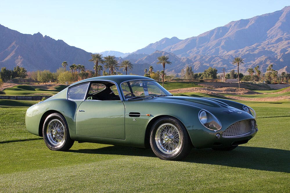 Aston Martin DB4 en su versión Zagato, más aerodinámica y aligerada