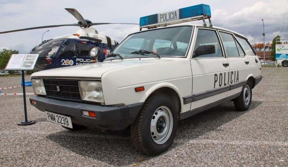 Otro coche de la Policía Nacional, SEAT 131