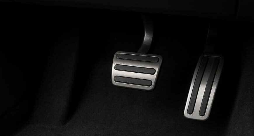 Pedales que tiene un coche automático si te sacas el carnet de coche automático