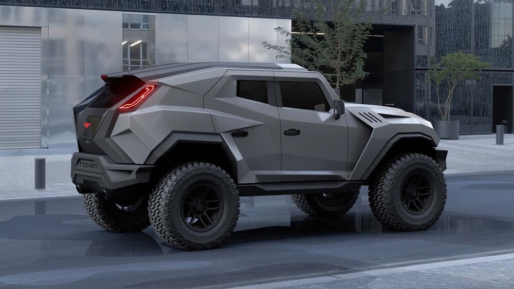 Rezvani Tank: el lateral del vehículo estilo militar