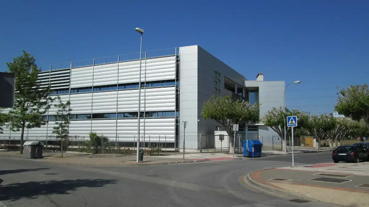 Edificio de la Jefatura Provincial de Tráfico de Málaga, donde se tramita el cambio de titularidad presencial