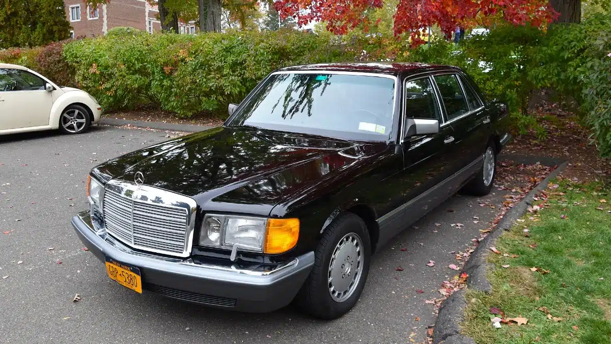 Mercedes-Benz 560 SEL, la berlina larga tope de gama del W126