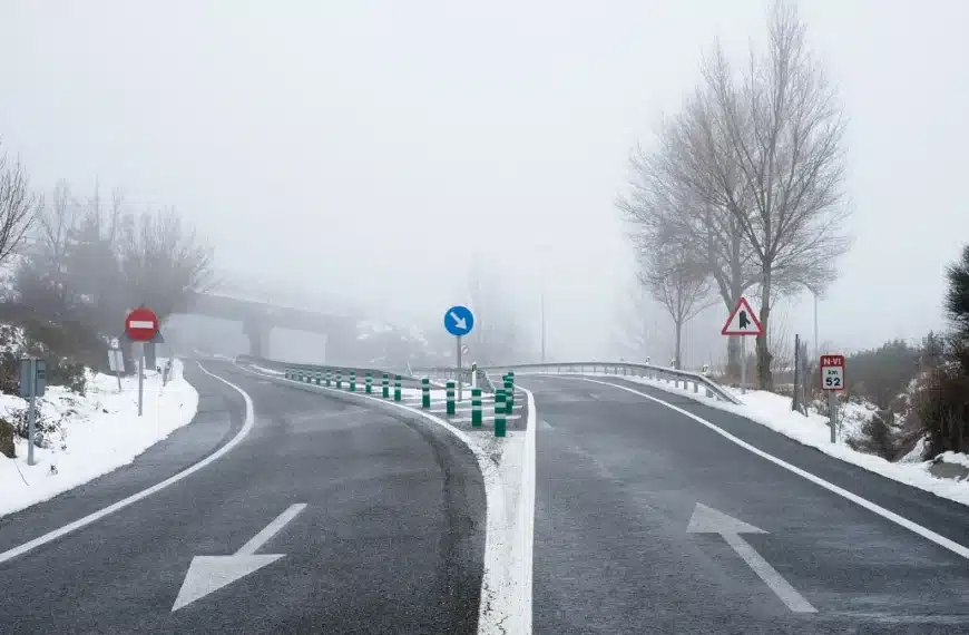 Adelantamiento en una carretera secundaria de doble sentido