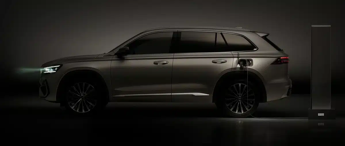 Geely Monjaro lateral