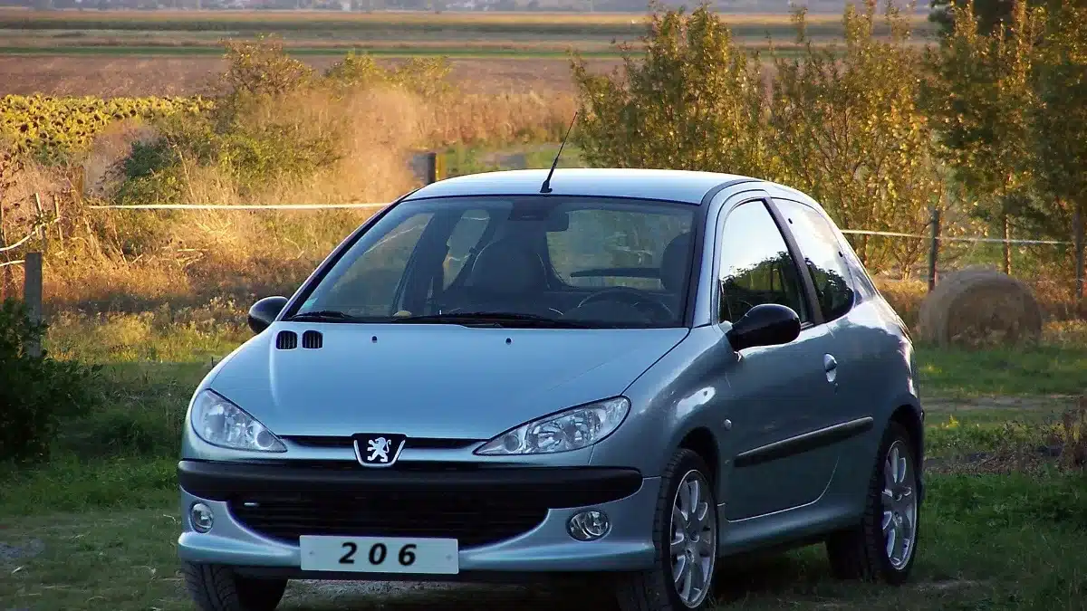 Peugeot 206 GTi / S16, la versión deportiva de la gama