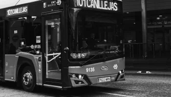 Autobús de Canillejas que puede usar el carril Bus-VAO de la A-2