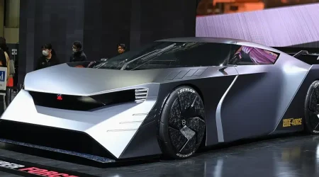 Concept Nissan Hyper Force en color plata, vista tres cuartos frontal